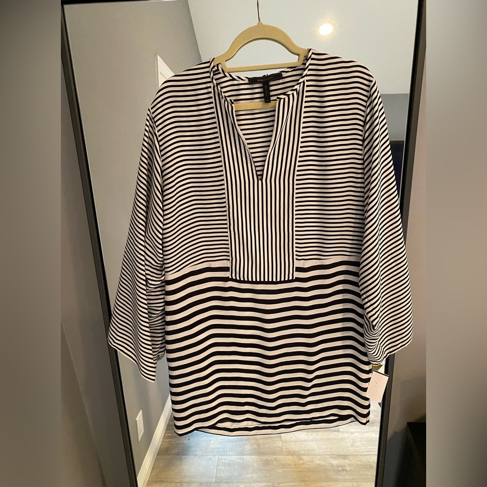 BCBGMAXAZRIA striped tunic.  Size medium / perfect condition